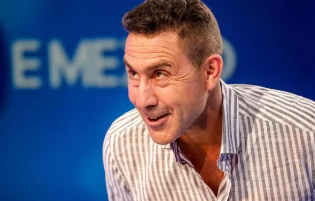 Roberto Vannacci durante un dibattito in TV