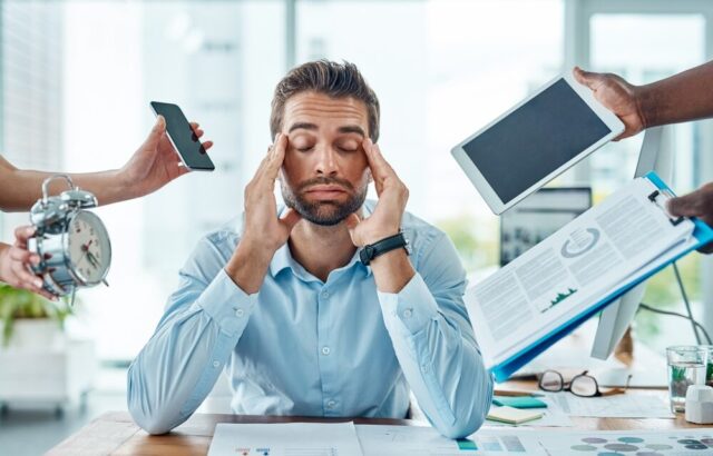 Immagine rappresentativa dello stress nel lavoro tecnologico