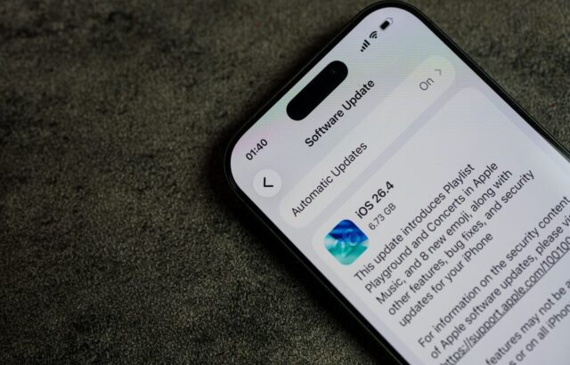 Screenshot di iOS 27 con Siri AI