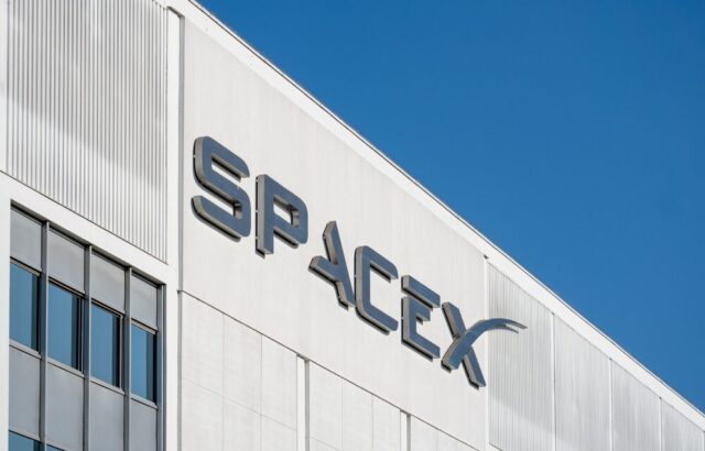Elon Musk annuncia donazione di azioni SpaceX