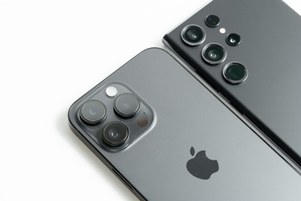 Confronto tra fotocamere iPhone 18 Pro e Samsung Galaxy S26 Ultra
